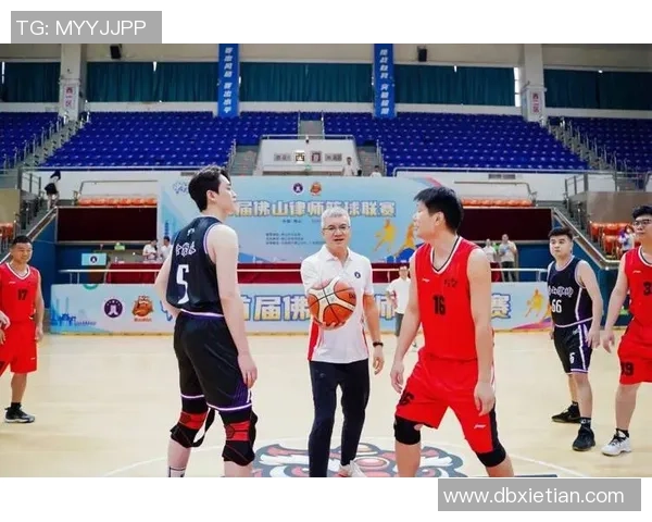 球星亲赴医院慰问受伤球员 展现关怀与团队精神